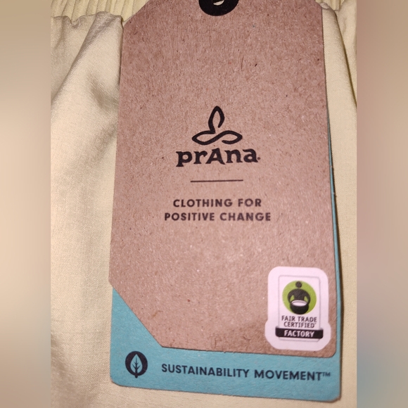 Prana Women's Peak to Pavement Yellow Skort Size Small - Picture 5 of 12
